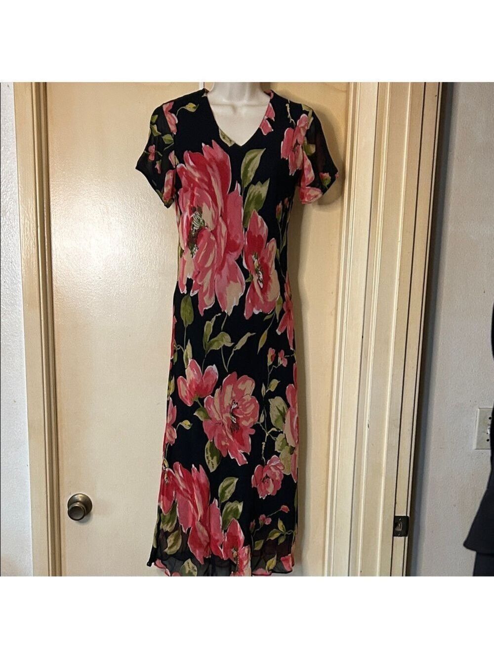 American Angel 100% Rayon Floral Black and Pink Women's Dress size S